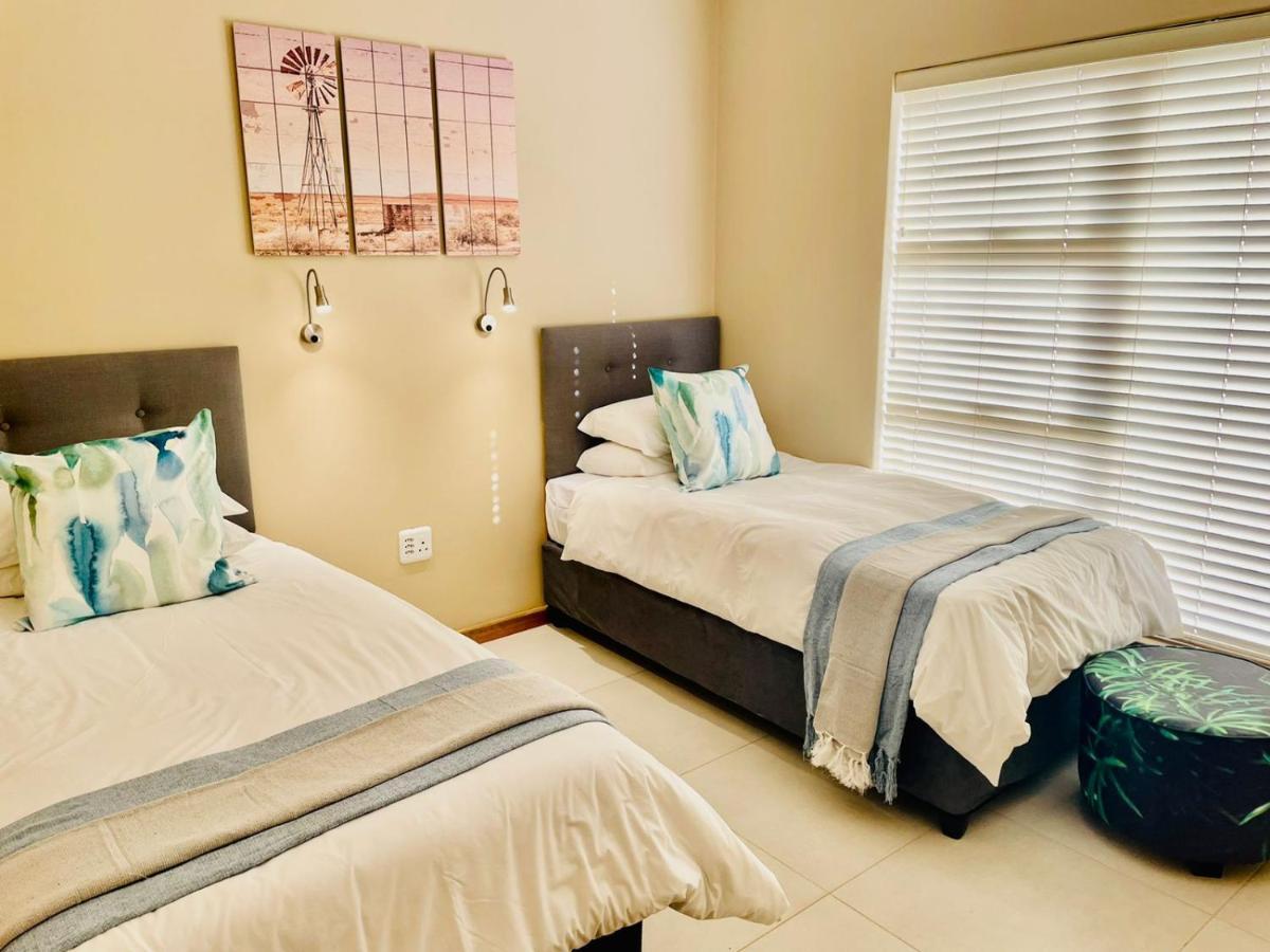 Travalia Guest Farm Villa Nelspoort Ngoại thất bức ảnh